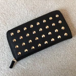 Black and metal dots wallet